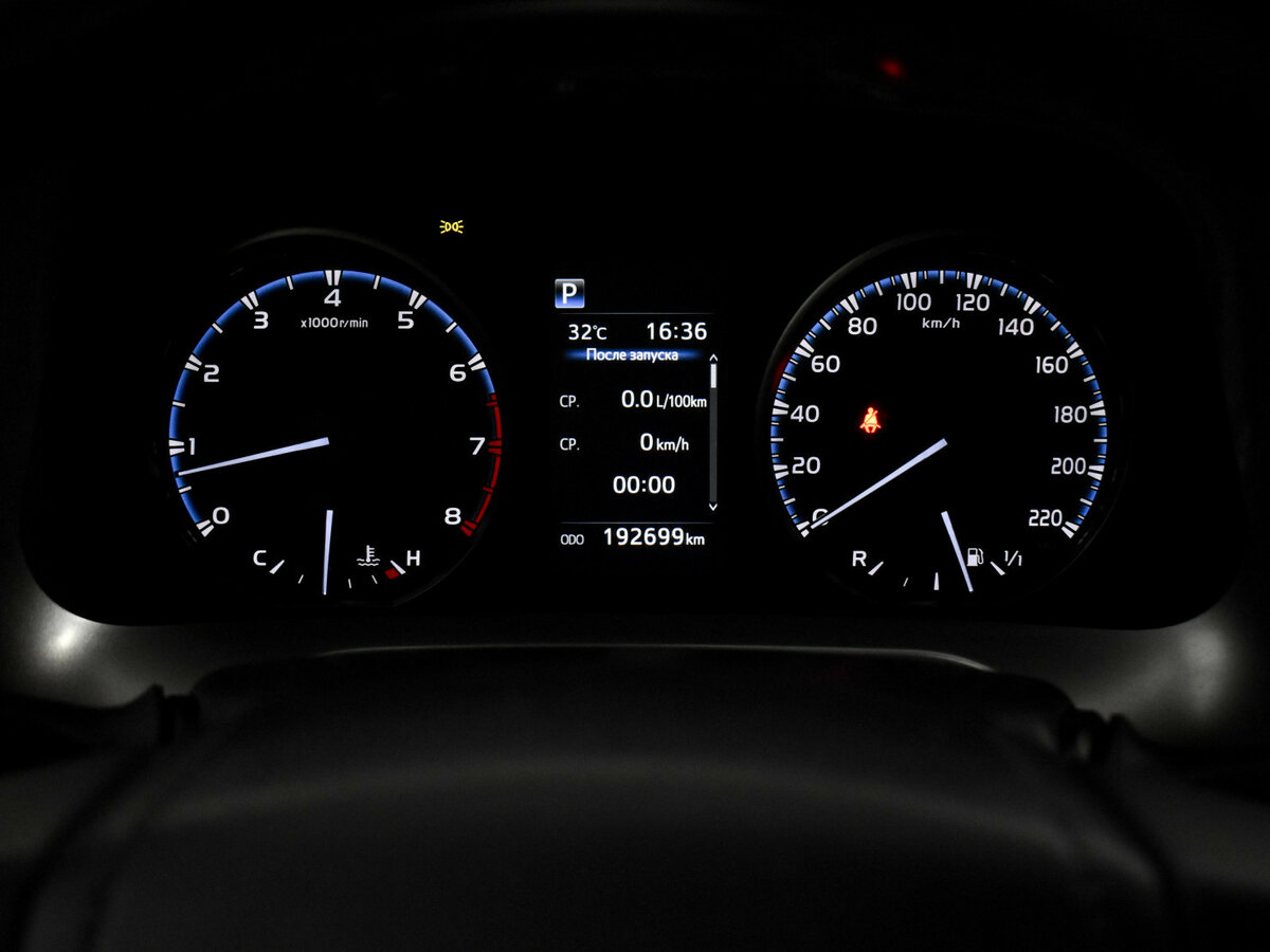 Toyota RAV4 с пробегом — 2018 год. Фото: #17