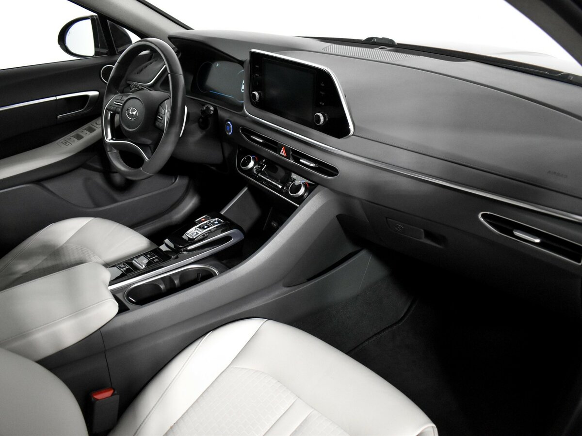 Hyundai Sonata с пробегом — 2020 год. Фото: #9