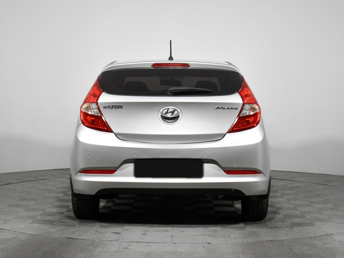Hyundai Solaris с пробегом — 2015 год. Фото: #5