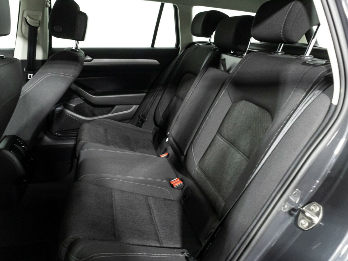 Volkswagen Passat с пробегом — 2019 год. Фото: #9