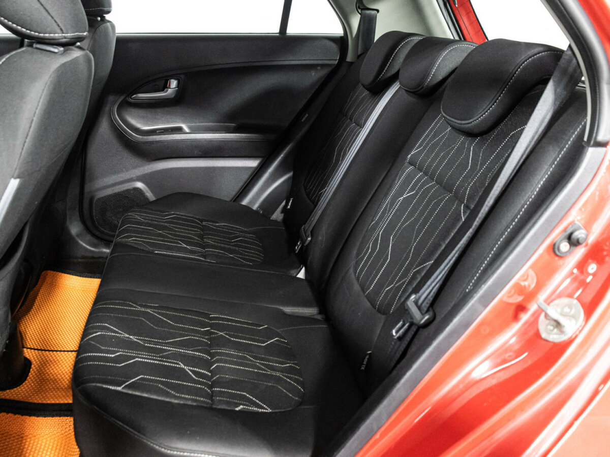 Kia Picanto с пробегом — 2014 год. Фото: #9