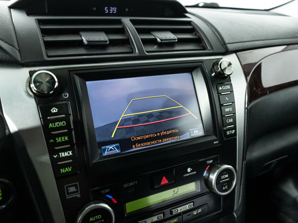 Toyota Camry с пробегом — 2014 год. Фото: #13