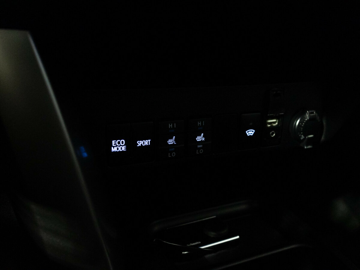 Toyota RAV4 с пробегом — 2016 год. Фото: #15