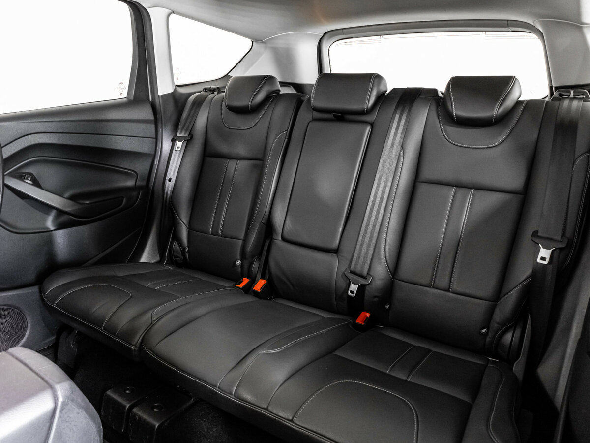 Ford Kuga с пробегом — 2013 год. Фото: #15