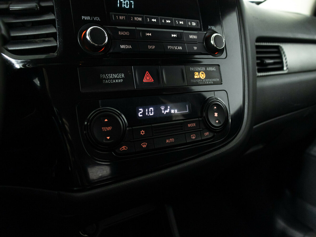 Mitsubishi Outlander с пробегом — 2013 год. Фото: #13