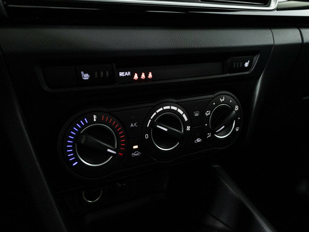 Mazda 3 с пробегом — 2014 год. Фото: #16