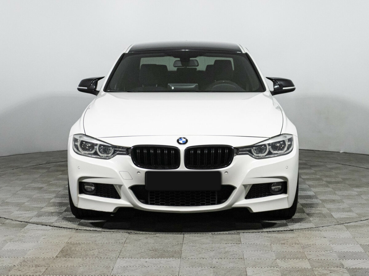 BMW 3 серии с пробегом — 2017 год. Фото: #1