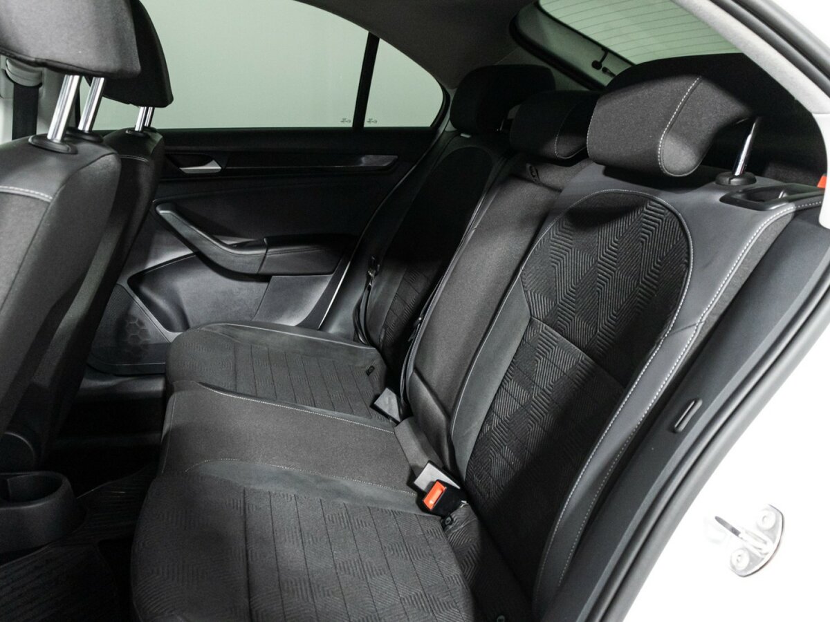 Volkswagen Polo с пробегом — 2020 год. Фото: #9