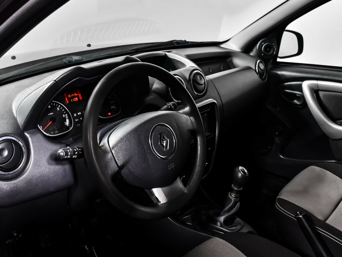 Renault Duster с пробегом — 2015 год. Фото: #9