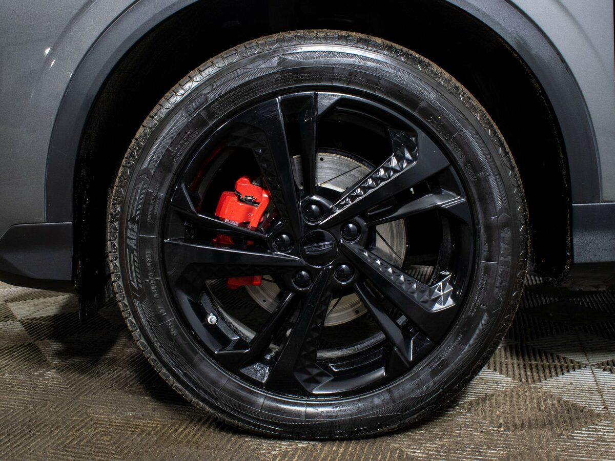 Geely Coolray с пробегом — 2023 год. Фото: #18