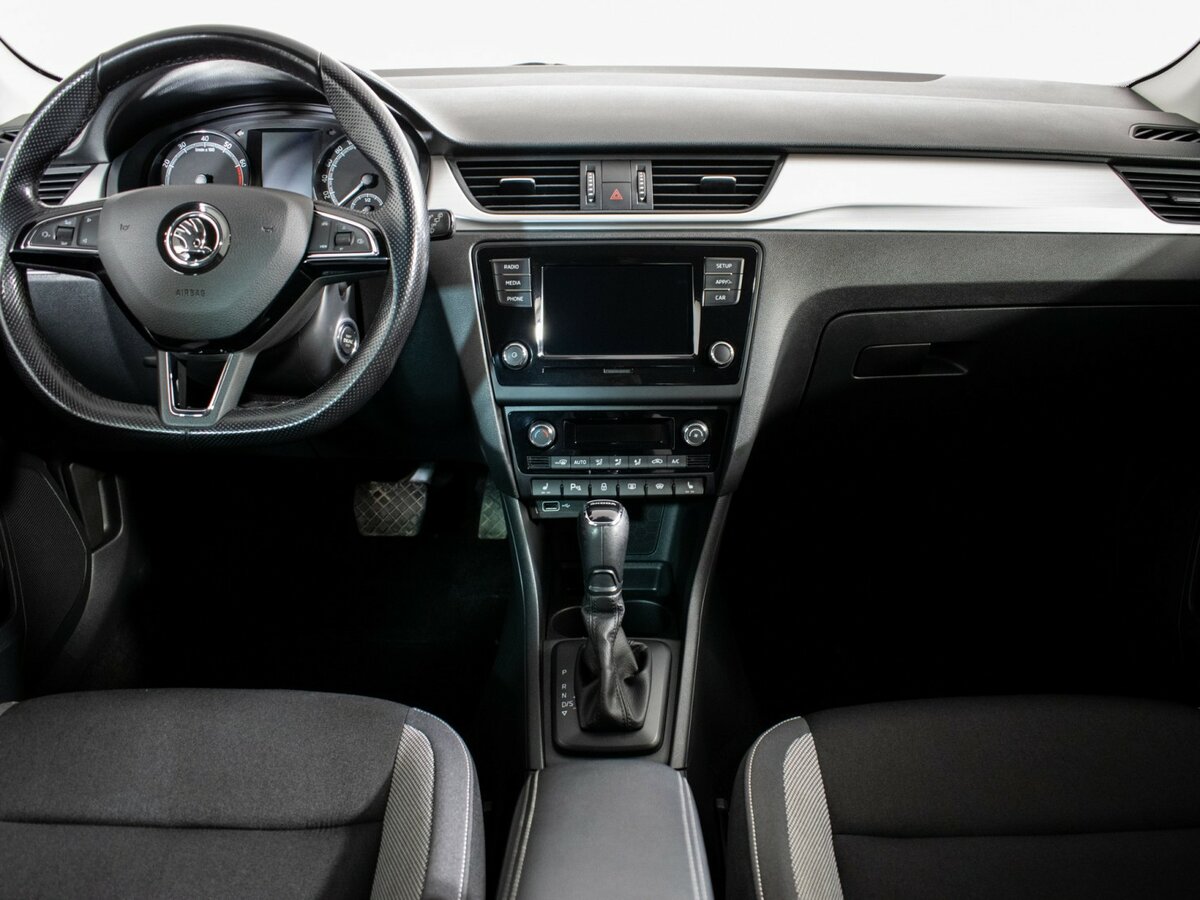 Skoda Rapid с пробегом — 2019 год. Фото: #8