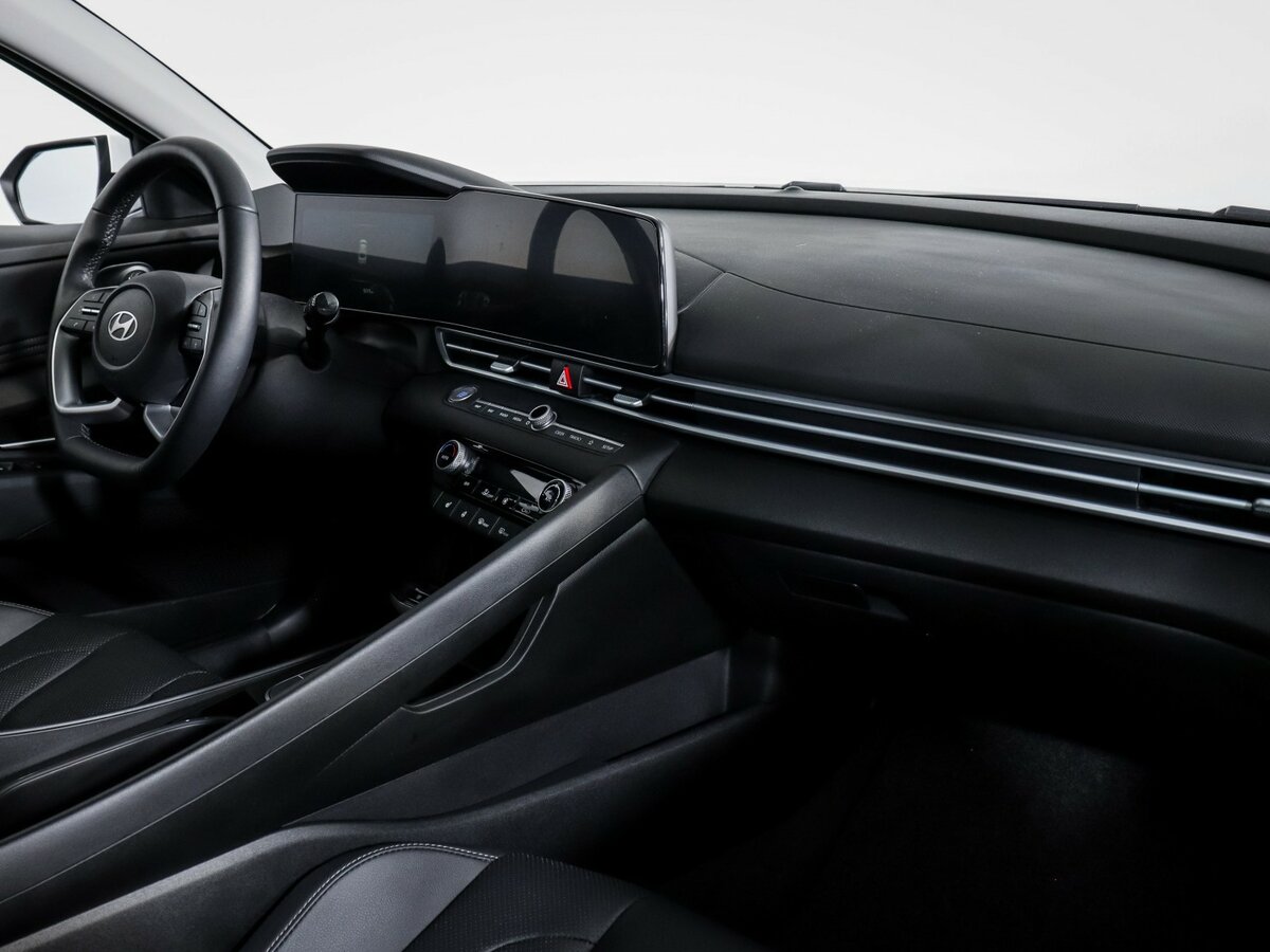 Hyundai Elantra с пробегом — 2024 год. Фото: #6