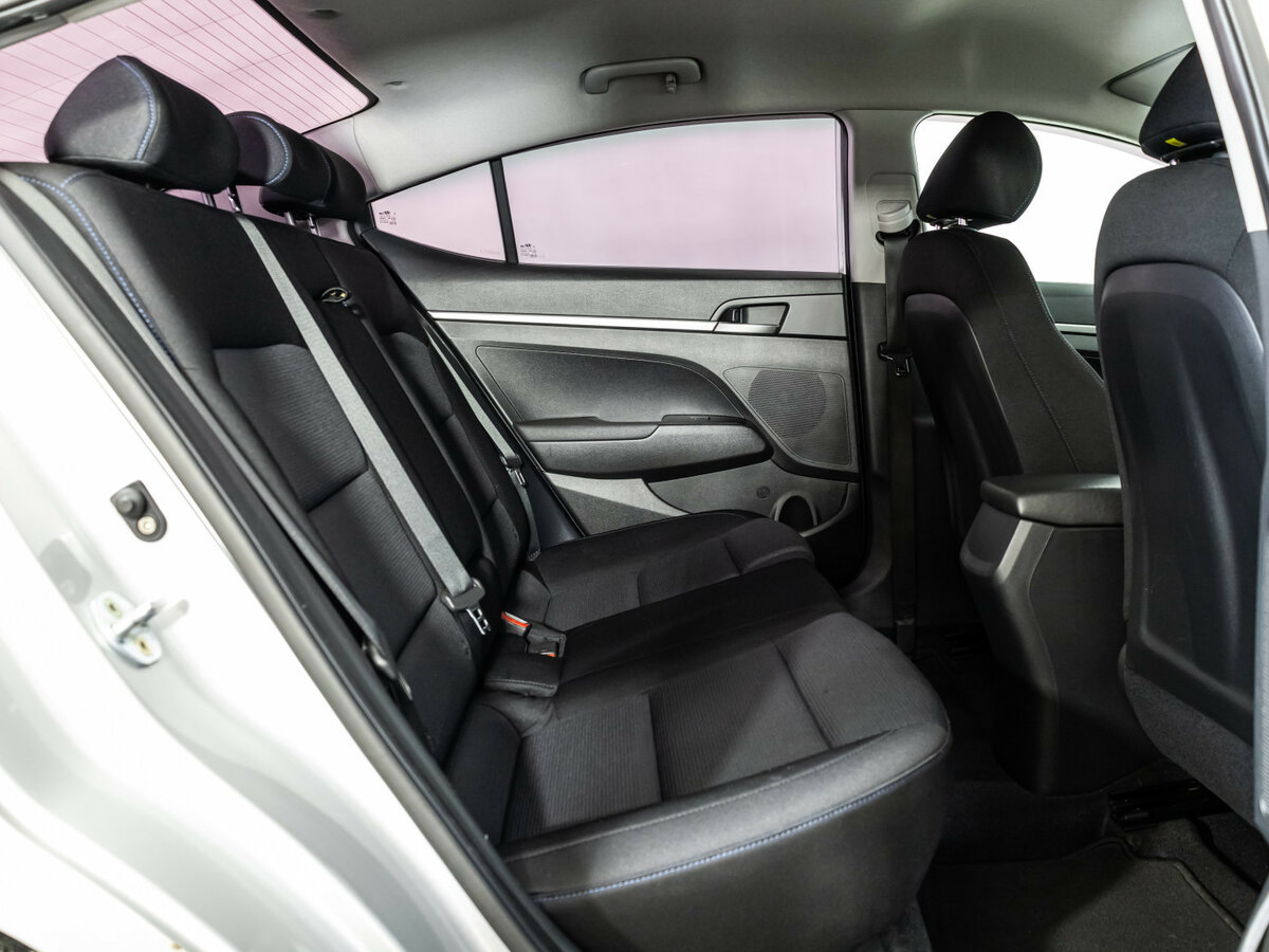 Hyundai Elantra с пробегом — 2016 год. Фото: #12