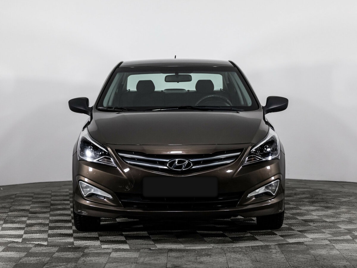 Hyundai Solaris с пробегом — 2015 год. Фото: #1