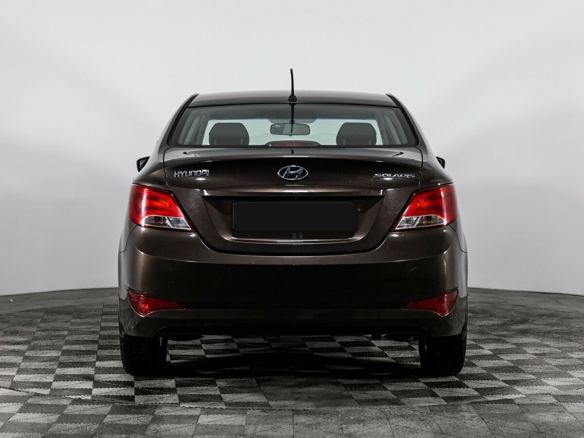 Hyundai Solaris с пробегом — 2015 год. Фото: #4