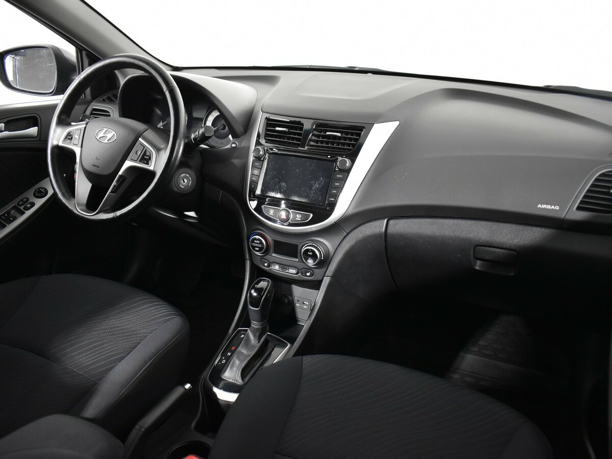 Hyundai Solaris с пробегом — 2016 год. Фото: #9