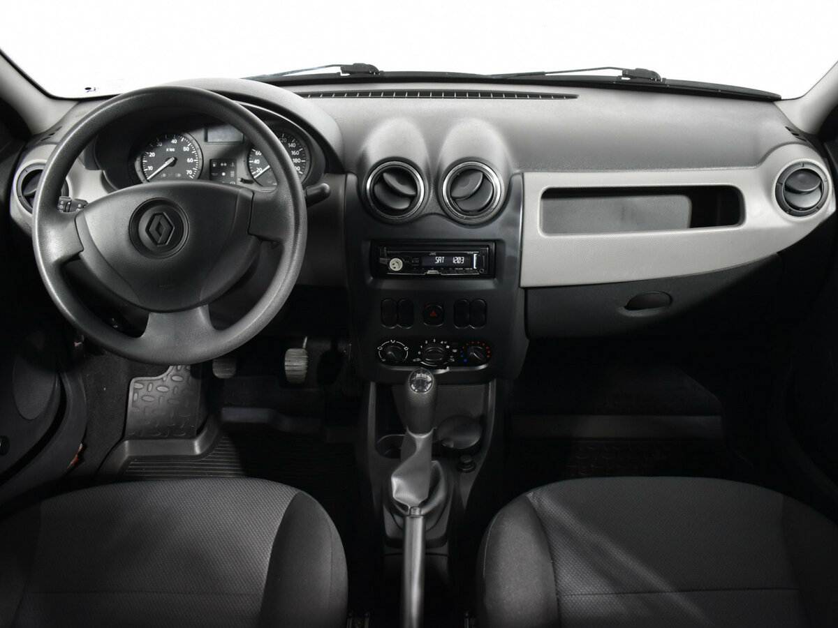 Renault Logan с пробегом — 2013 год. Фото: #10