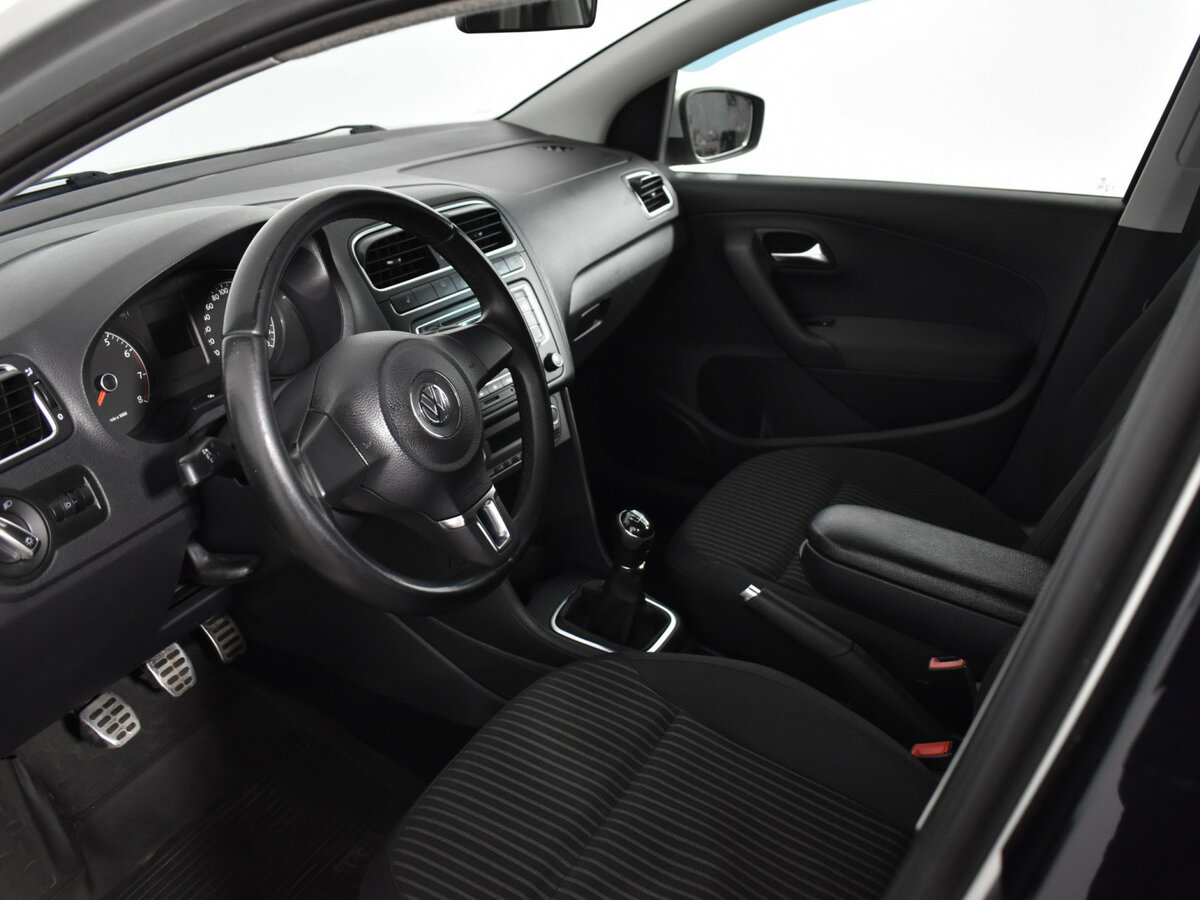 Volkswagen Polo с пробегом — 2014 год. Фото: #8