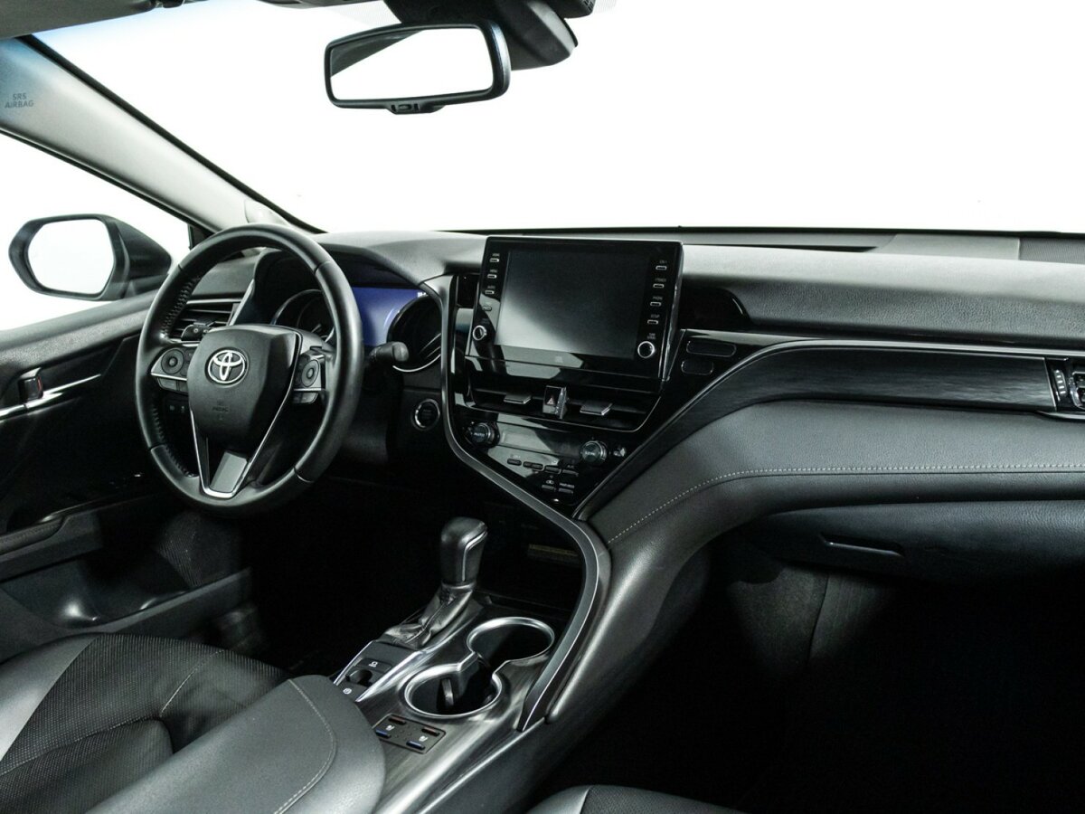 Toyota Camry с пробегом — 2021 год. Фото: #7