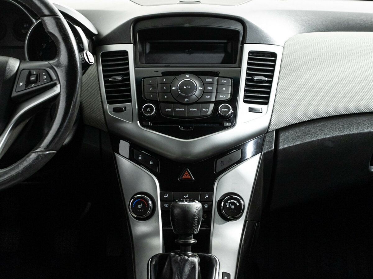 Chevrolet Cruze с пробегом — 2012 год. Фото: #13