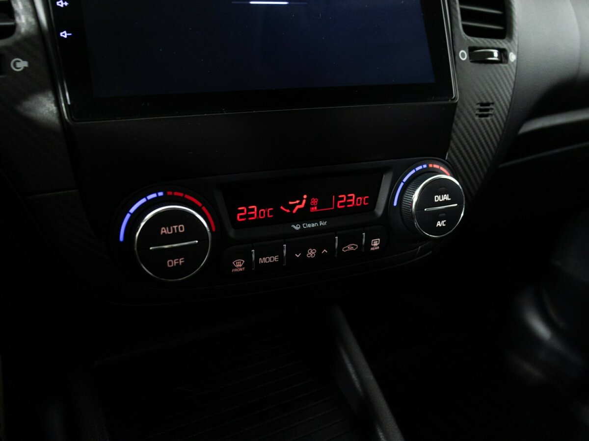 Kia Cerato с пробегом — 2015 год. Фото: #15