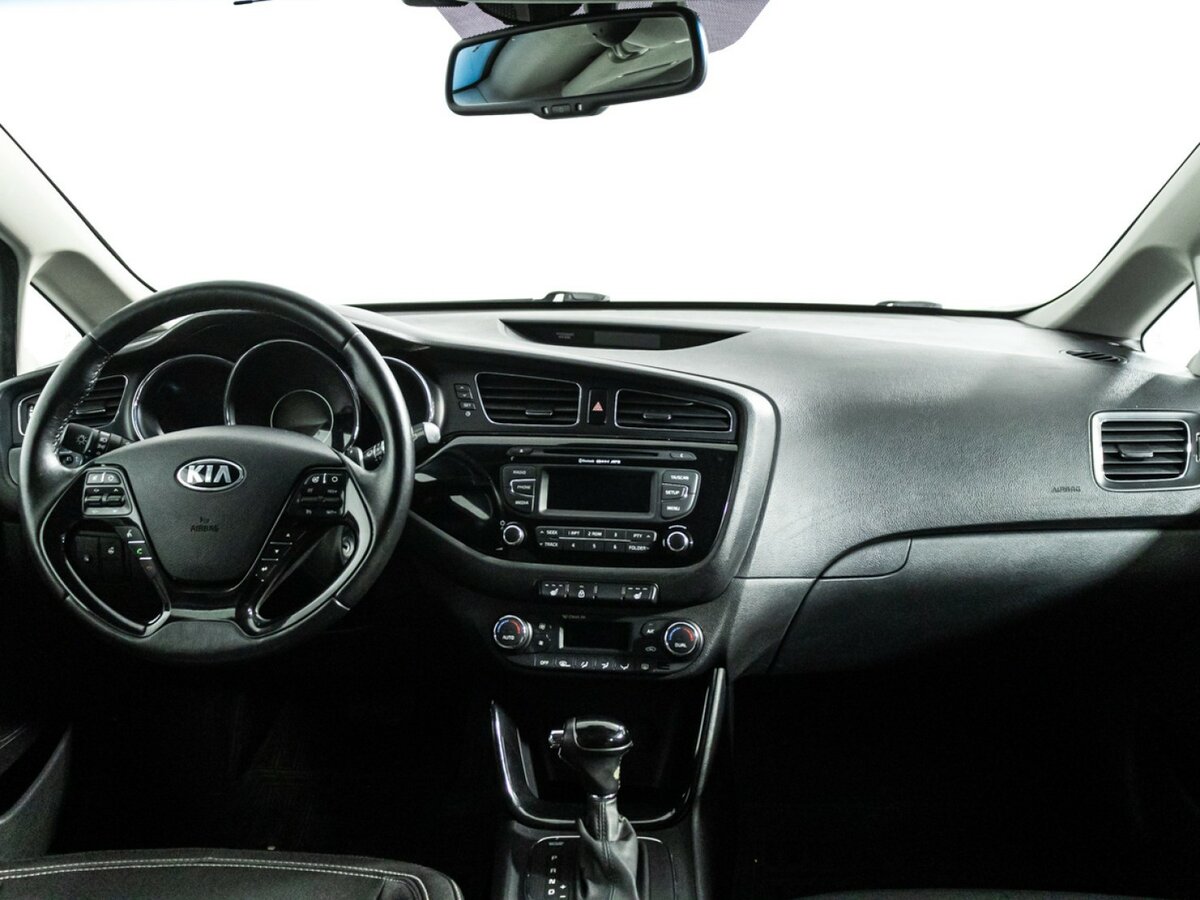 Kia Ceed с пробегом — 2013 год. Фото: #12