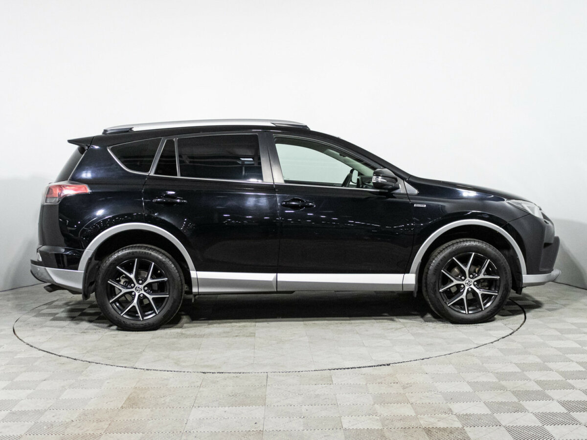 Toyota RAV4 с пробегом — 2016 год. Фото: #3