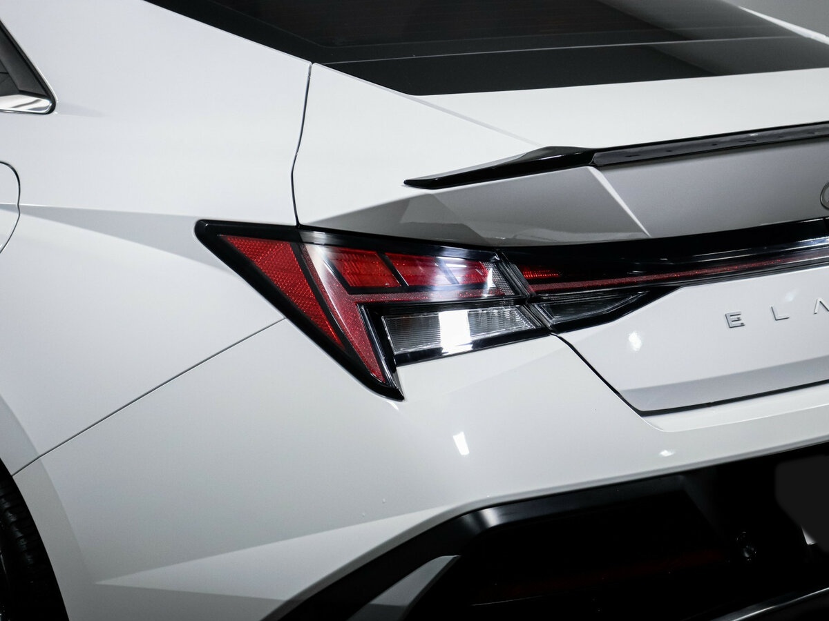 Hyundai Elantra с пробегом — 2024 год. Фото: #13