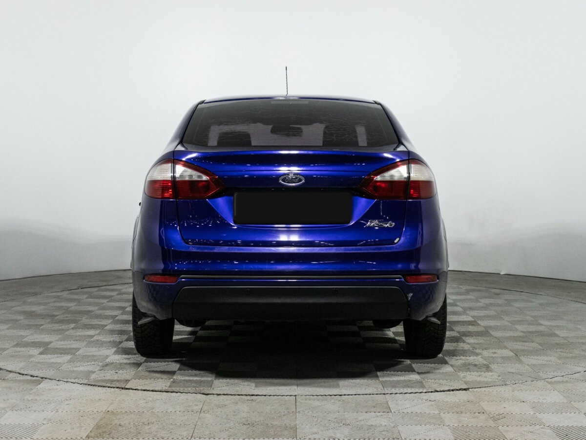 Ford Fiesta с пробегом — 2015 год. Фото: #5