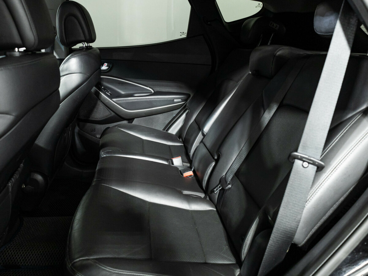 Hyundai Santa Fe с пробегом — 2017 год. Фото: #7