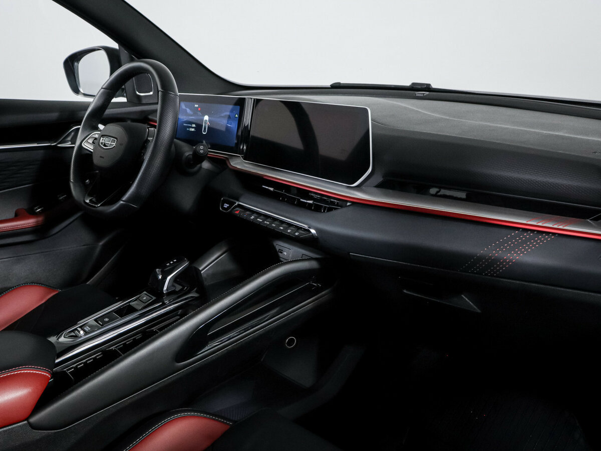 Geely Coolray с пробегом — 2024 год. Фото: #5