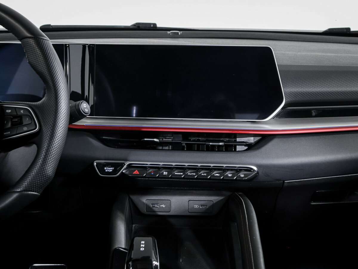 Geely Coolray с пробегом — 2024 год. Фото: #9