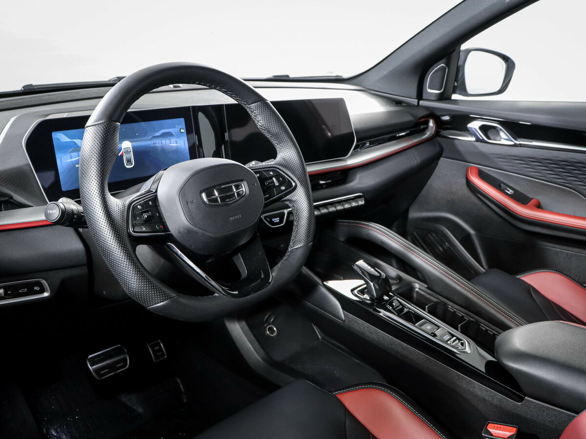 Geely Coolray с пробегом — 2024 год. Фото: #10