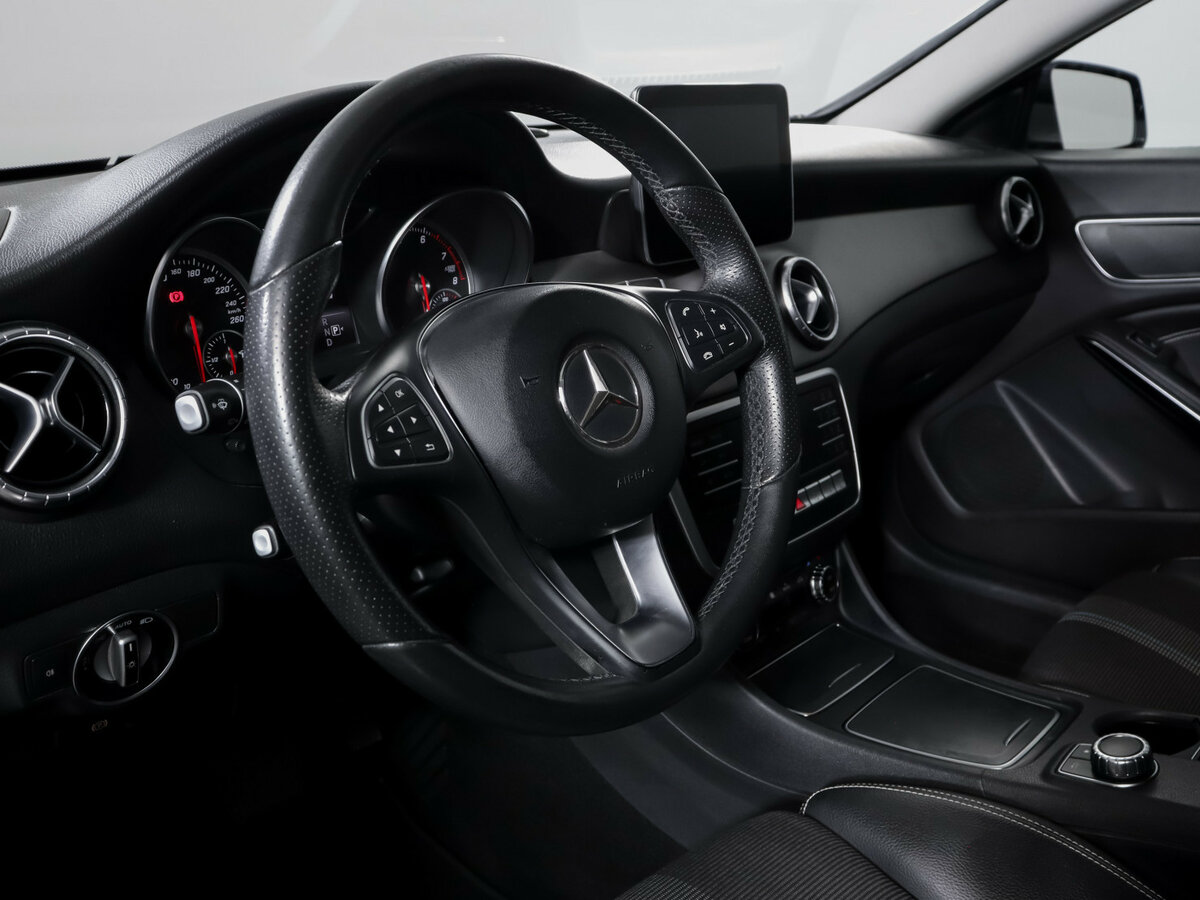 Mercedes-Benz CLA с пробегом — 2017 год. Фото: #11