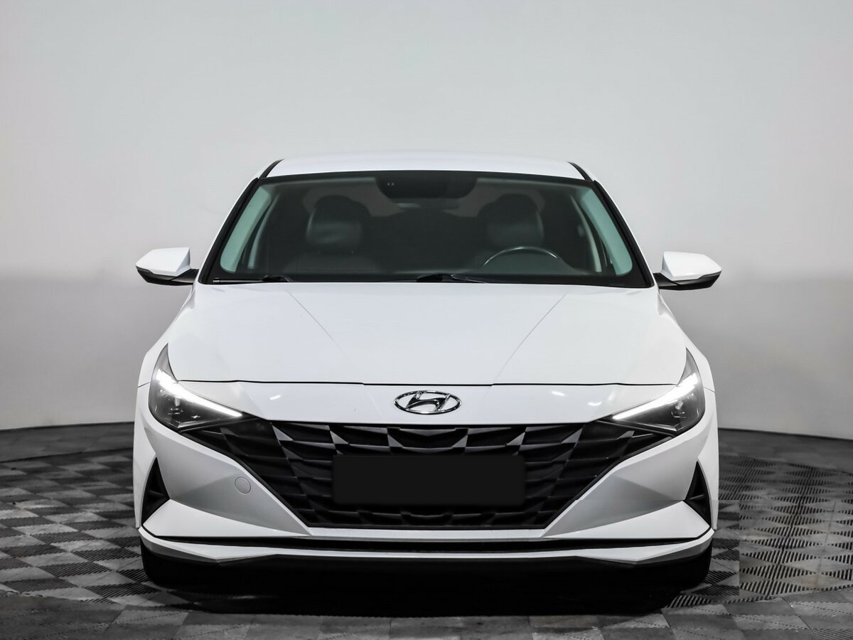 Hyundai Elantra с пробегом — 2021 год. Фото: #1