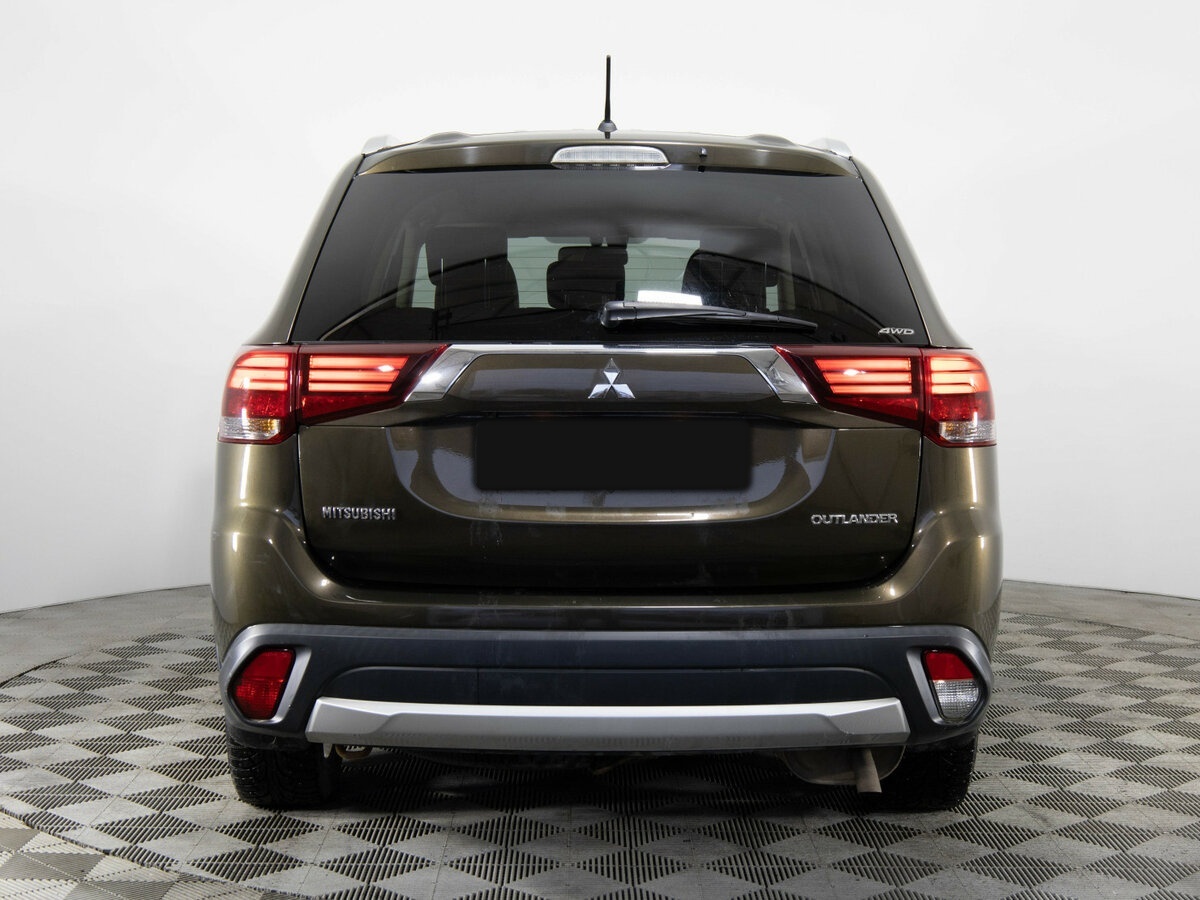 Mitsubishi Outlander с пробегом — 2016 год. Фото: #4