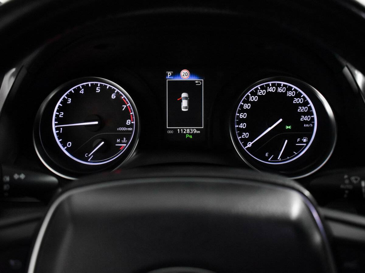 Toyota Camry с пробегом — 2018 год. Фото: #18