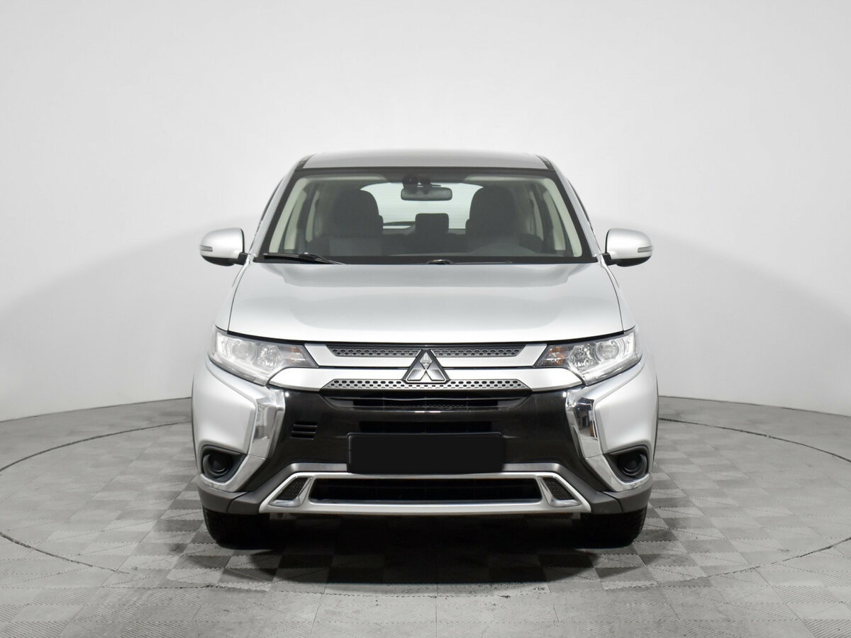 Mitsubishi Outlander с пробегом — 2018 год. Фото: #1