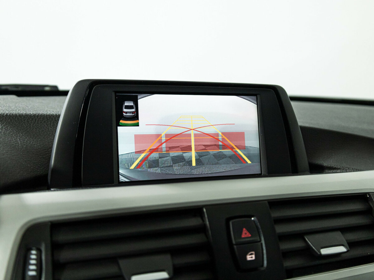 BMW 3 серии с пробегом — 2015 год. Фото: #17