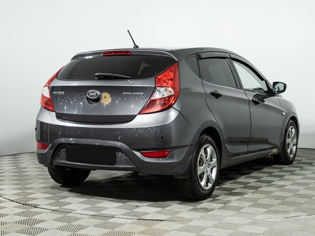 Hyundai Solaris с пробегом — 2012 год. Фото: #4
