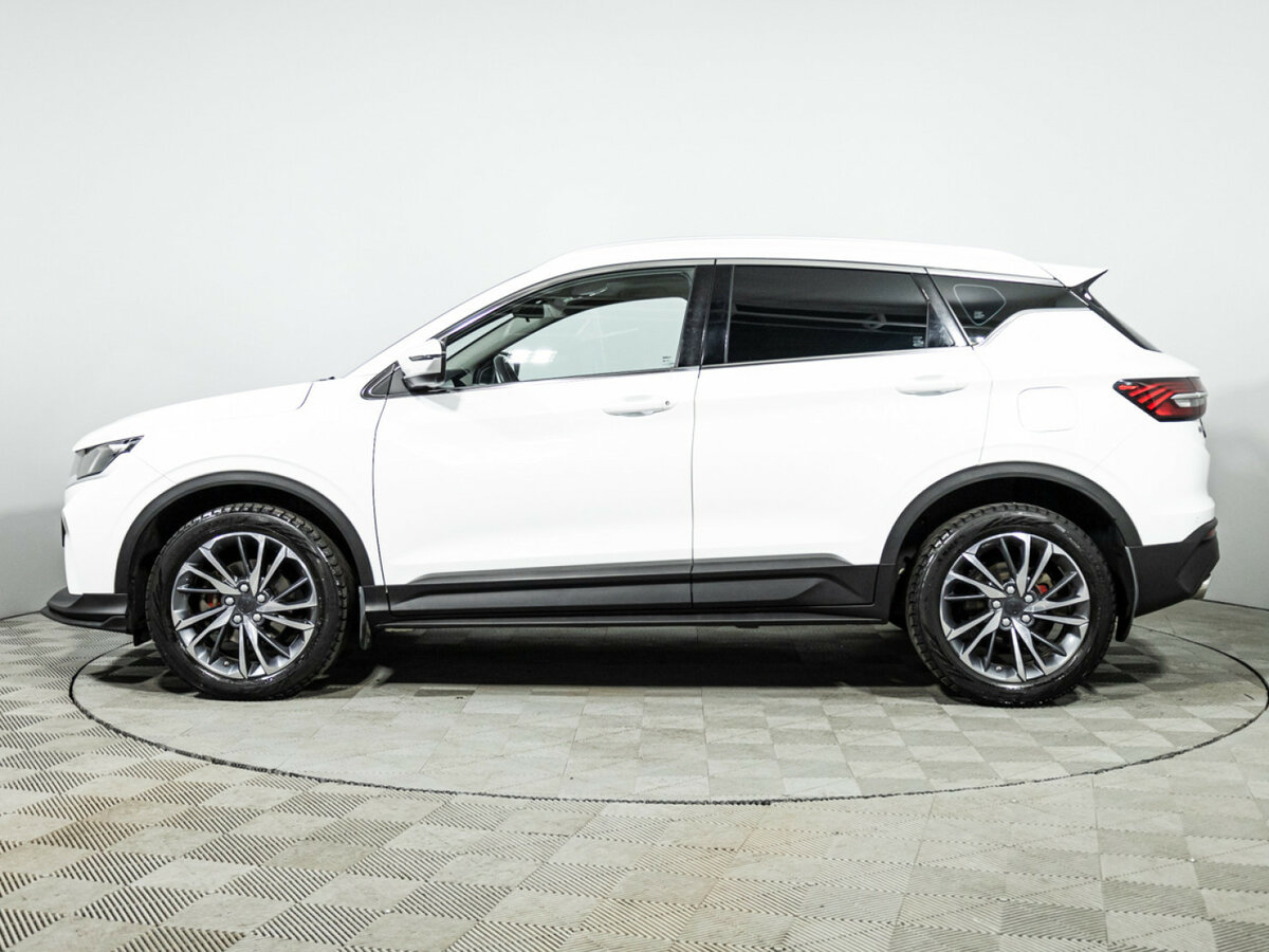 Geely Coolray с пробегом — 2023 год. Фото: #7