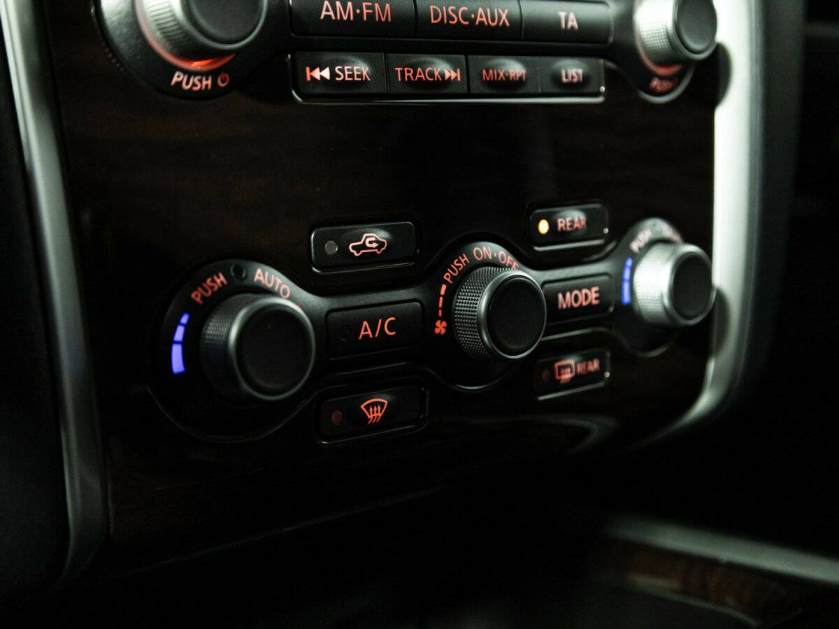 Nissan Pathfinder с пробегом — 2015 год. Фото: #16