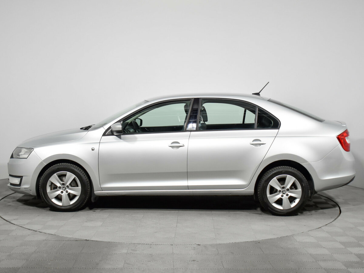 Skoda Rapid с пробегом — 2017 год. Фото: #7
