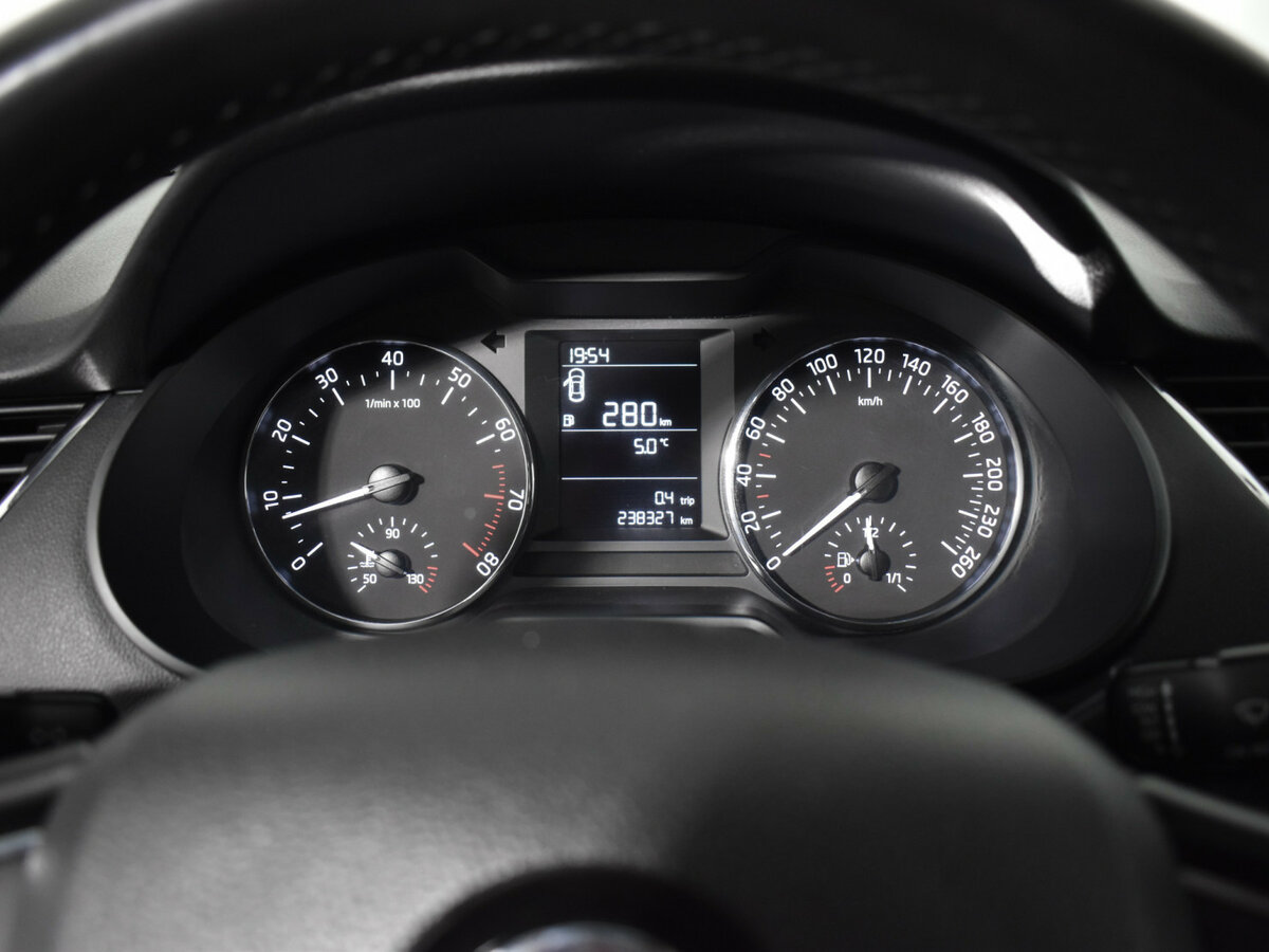 Skoda Octavia с пробегом — 2014 год. Фото: #12