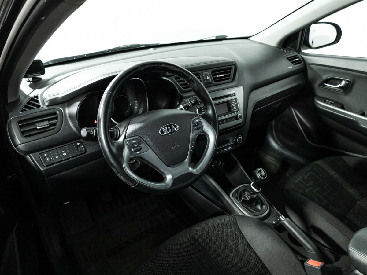 Kia Rio с пробегом — 2016 год. Фото: #10