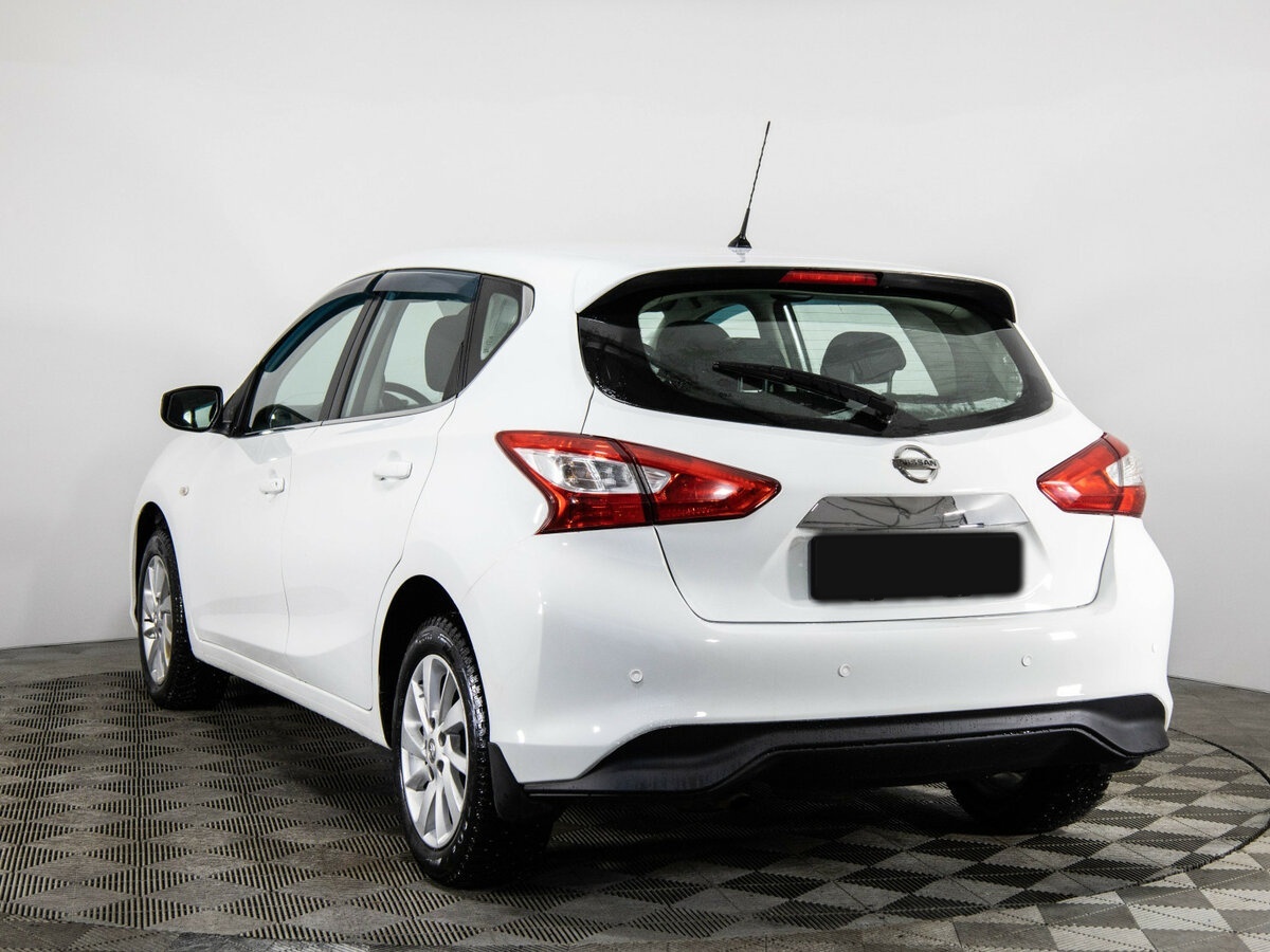 Nissan Tiida с пробегом — 2015 год. Фото: #5