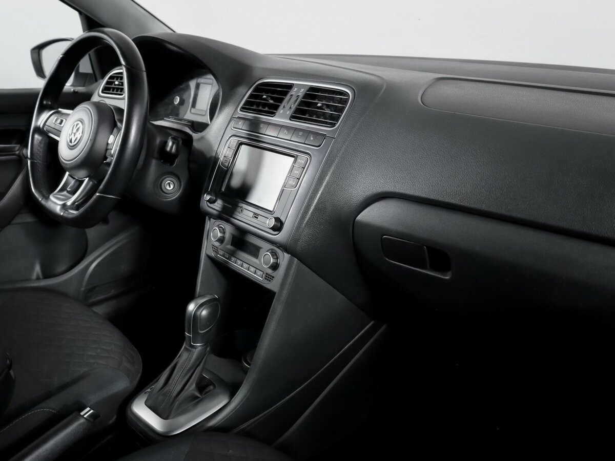 Volkswagen Polo с пробегом — 2019 год. Фото: #6