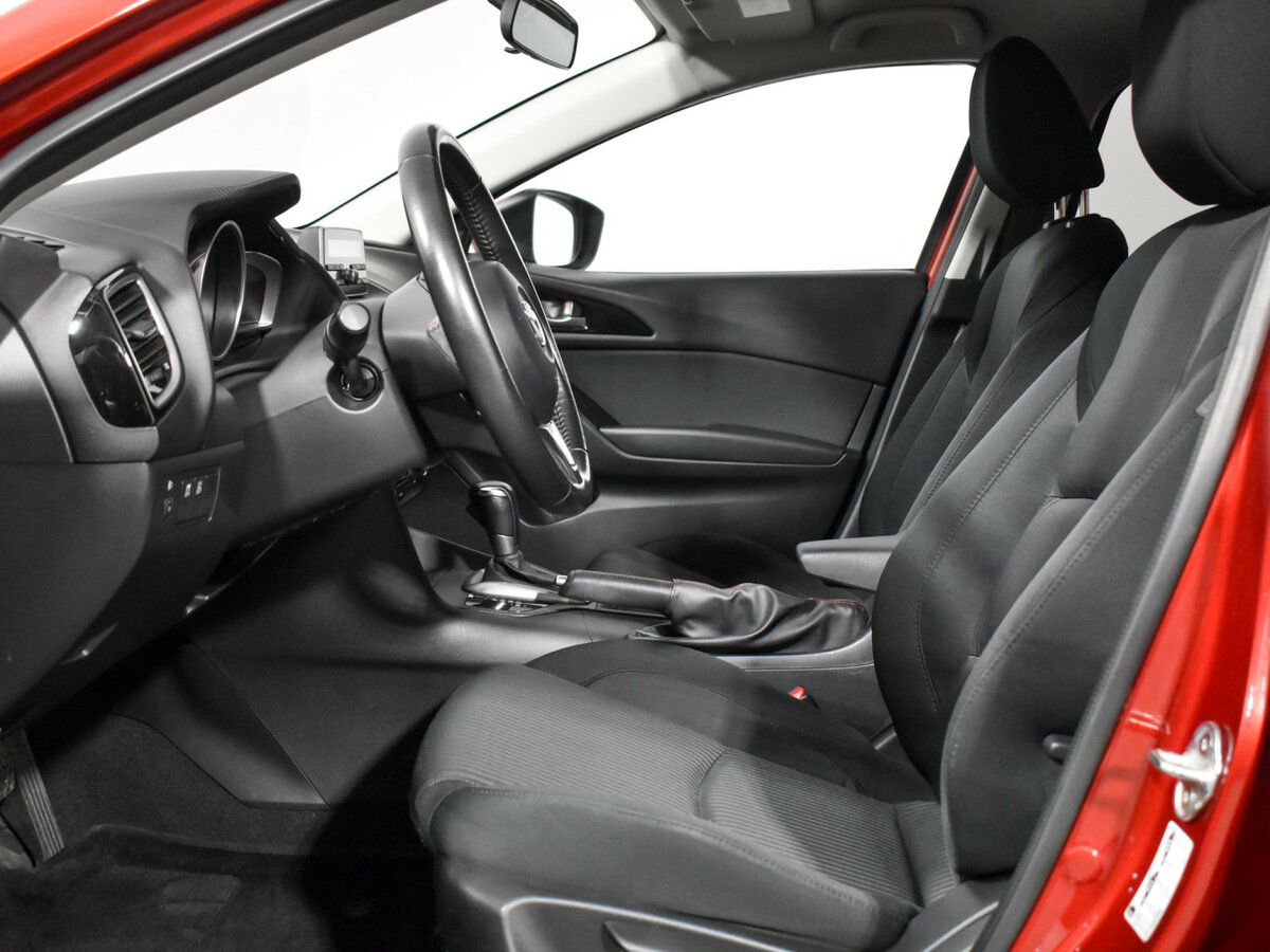 Mazda 3 с пробегом — 2013 год. Фото: #9