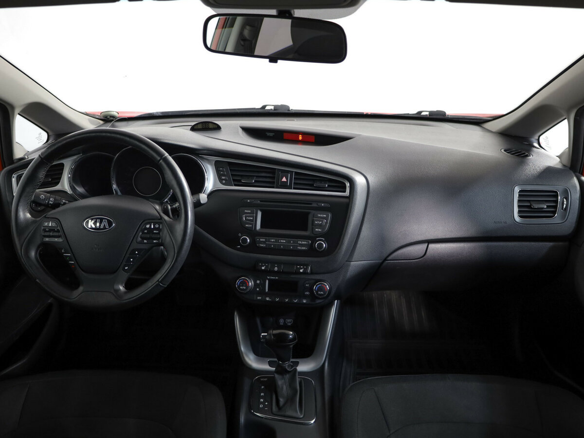 Kia Ceed с пробегом — 2016 год. Фото: #7