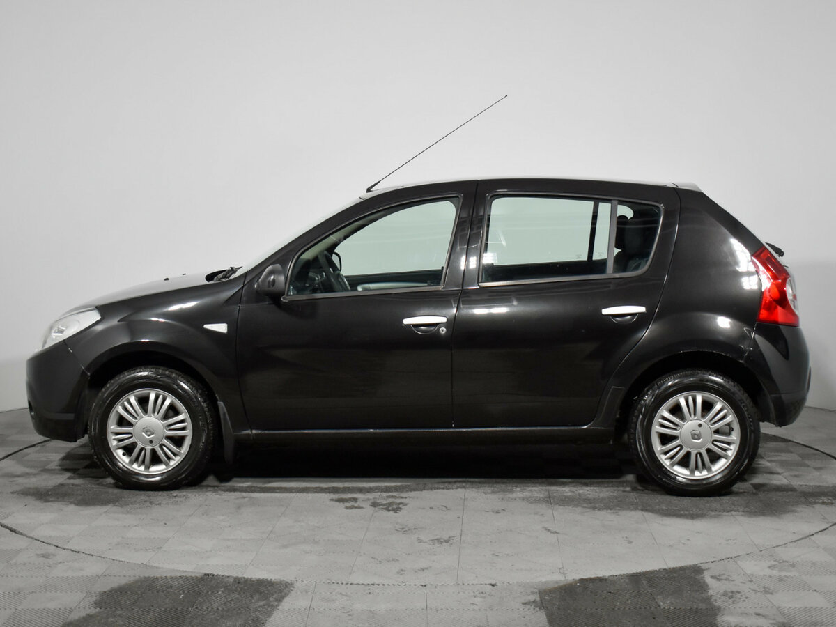 Renault Sandero с пробегом — 2014 год. Фото: #7